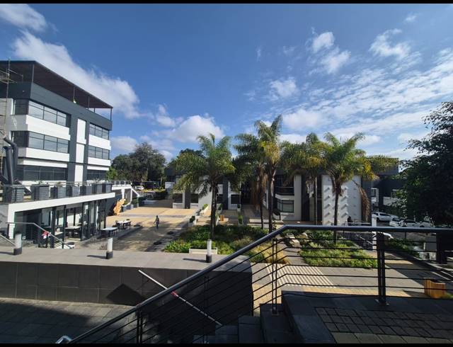 146M² OFFICE TO LET IN SANDHURST
